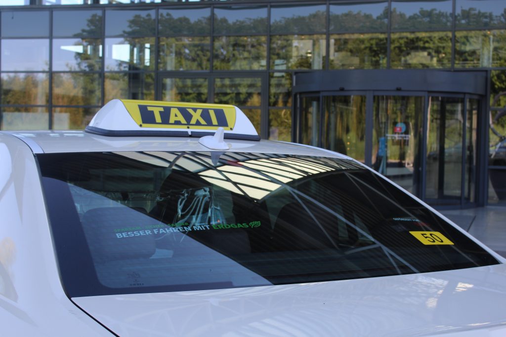 Umwelt Taxi Bremen setzt auf umweltfreundliche Erdgas und Hybrid Taxen. 